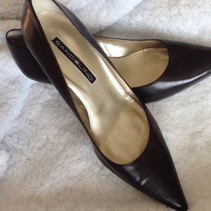 Bandolino Boberry chocolate brown pumps.